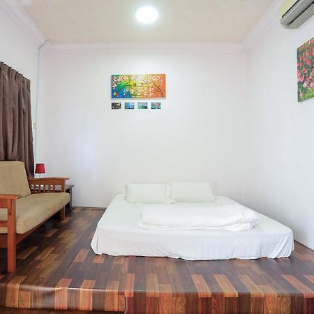 Oyo Home 90229, 3 Little Birds Homestay 4Bhk Malacca Εξωτερικό φωτογραφία