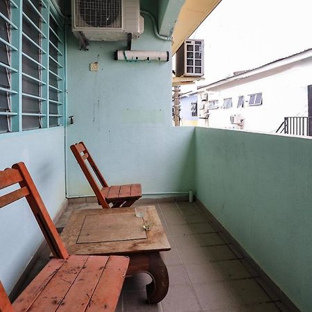 Oyo Home 90229, 3 Little Birds Homestay 4Bhk Malacca Εξωτερικό φωτογραφία
