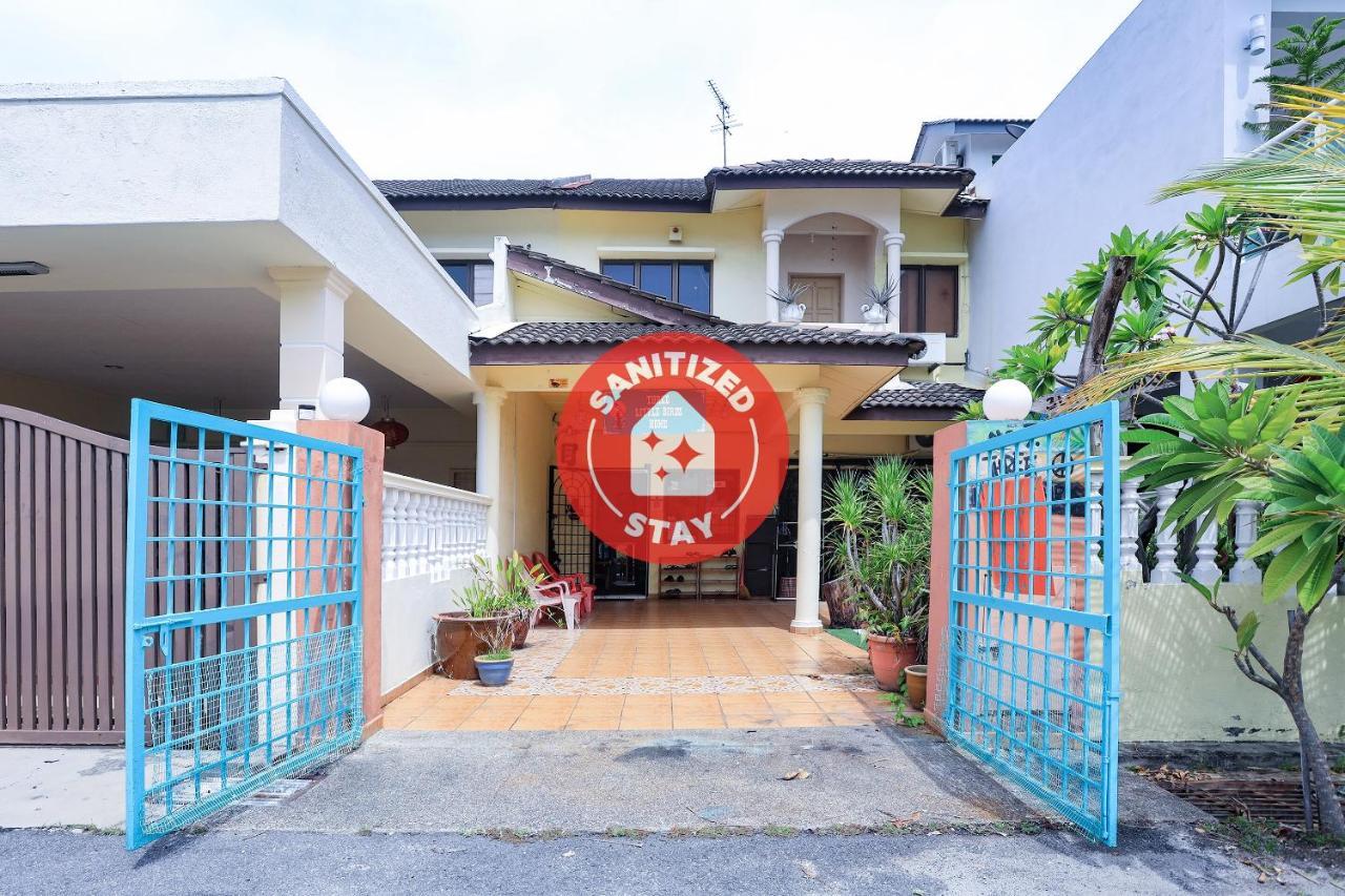 Oyo Home 90229, 3 Little Birds Homestay 4Bhk Malacca Εξωτερικό φωτογραφία