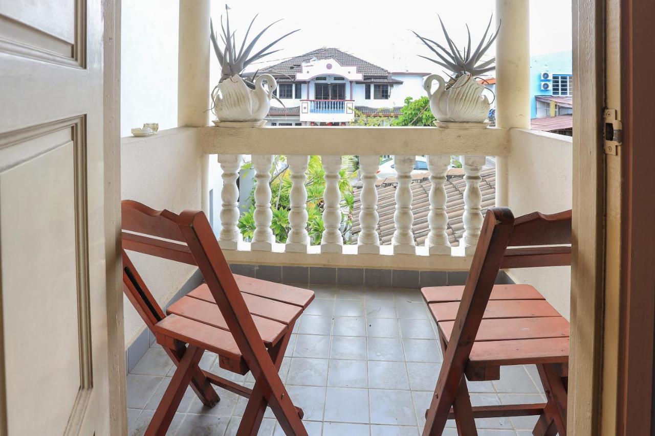 Oyo Home 90229, 3 Little Birds Homestay 4Bhk Malacca Εξωτερικό φωτογραφία