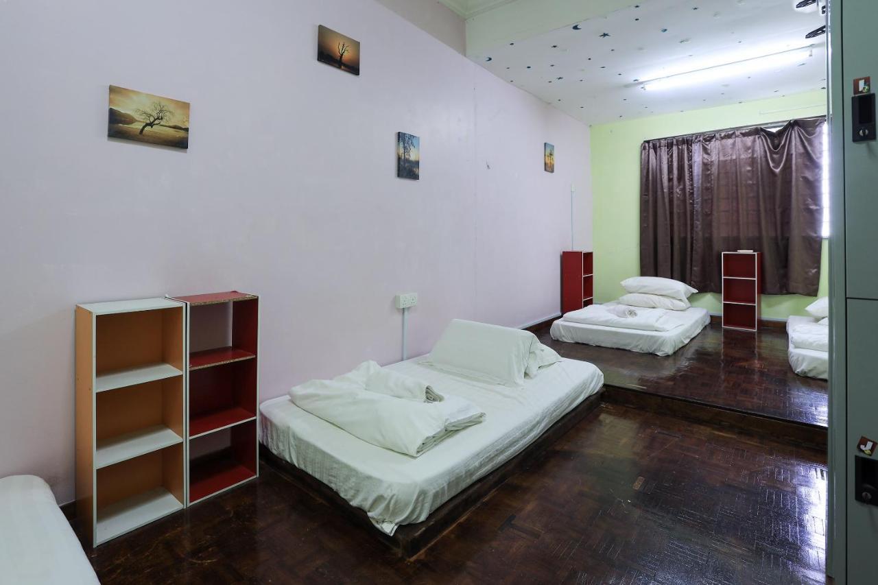 Oyo Home 90229, 3 Little Birds Homestay 4Bhk Malacca Εξωτερικό φωτογραφία