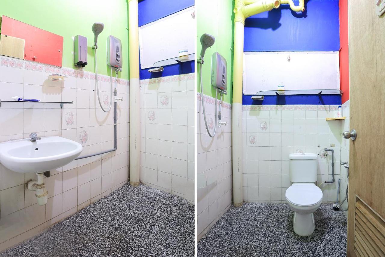 Oyo Home 90229, 3 Little Birds Homestay 4Bhk Malacca Εξωτερικό φωτογραφία