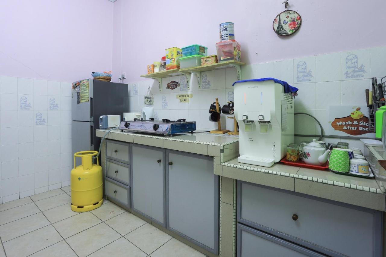 Oyo Home 90229, 3 Little Birds Homestay 4Bhk Malacca Εξωτερικό φωτογραφία