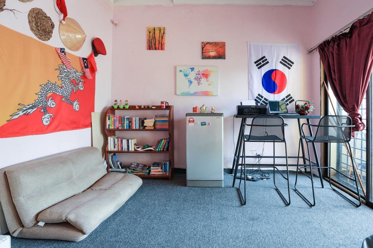 Oyo Home 90229, 3 Little Birds Homestay 4Bhk Malacca Εξωτερικό φωτογραφία