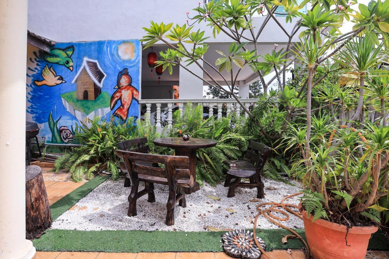 Oyo Home 90229, 3 Little Birds Homestay 4Bhk Malacca Εξωτερικό φωτογραφία