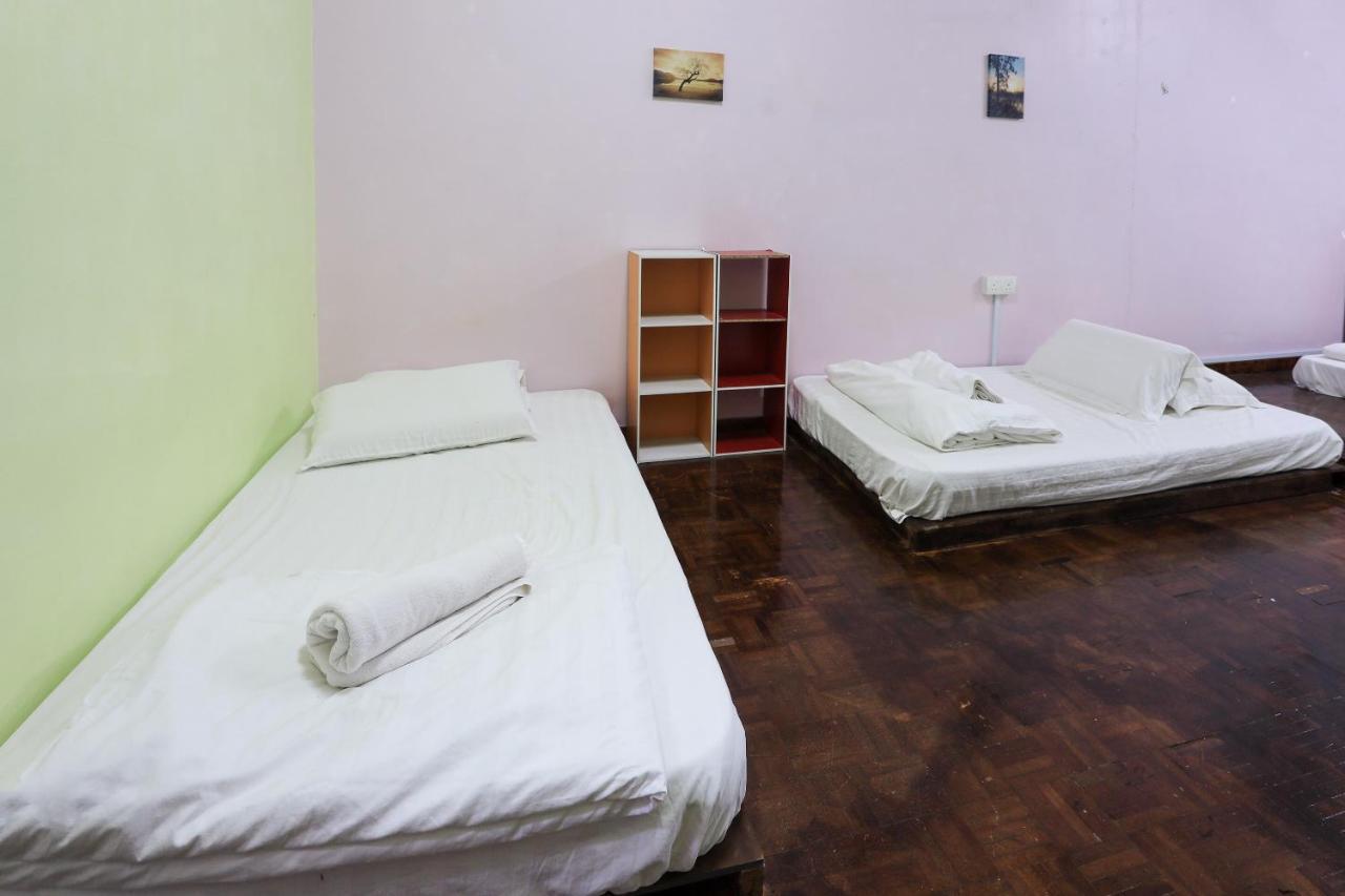 Oyo Home 90229, 3 Little Birds Homestay 4Bhk Malacca Εξωτερικό φωτογραφία