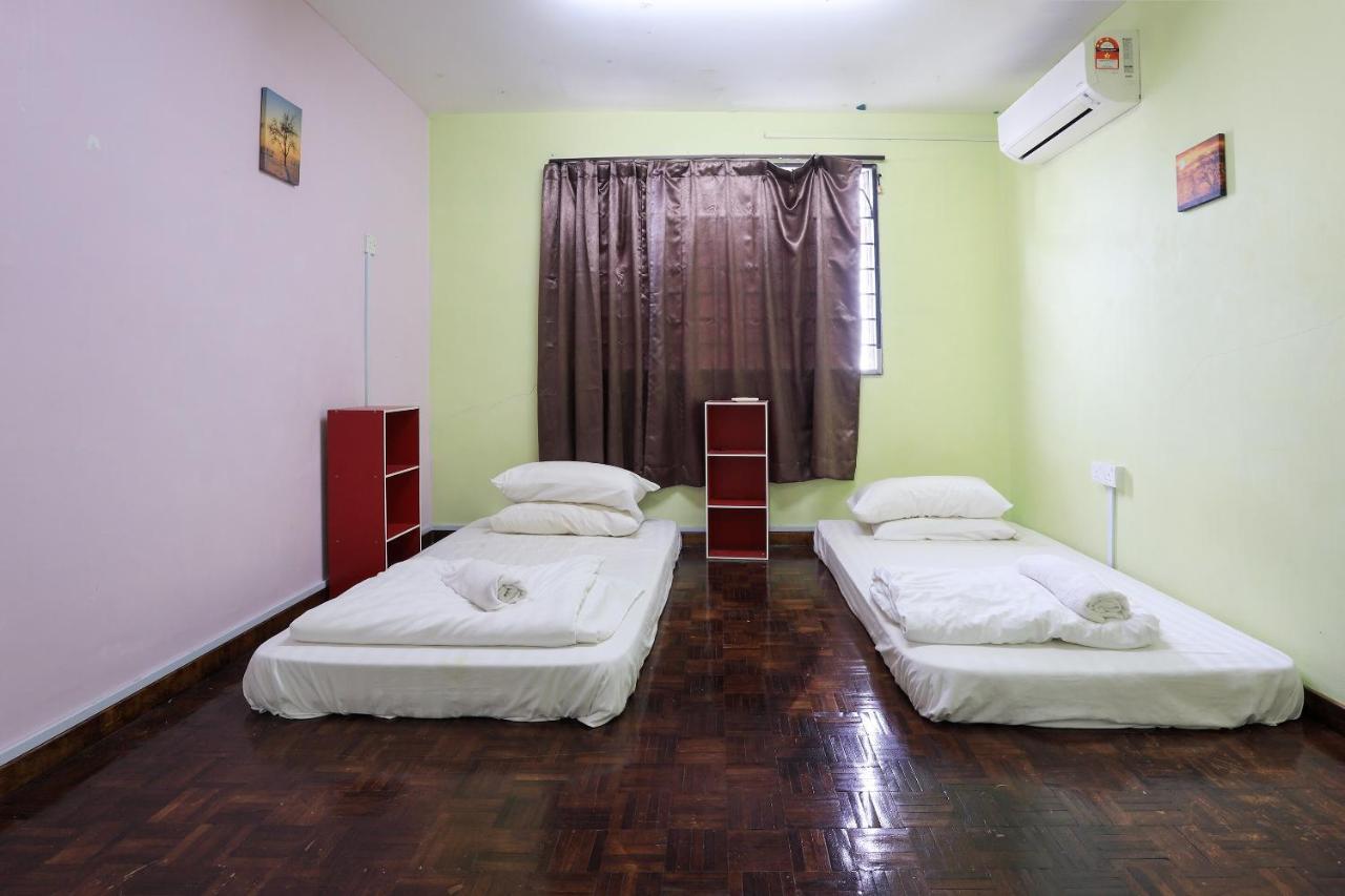 Oyo Home 90229, 3 Little Birds Homestay 4Bhk Malacca Εξωτερικό φωτογραφία