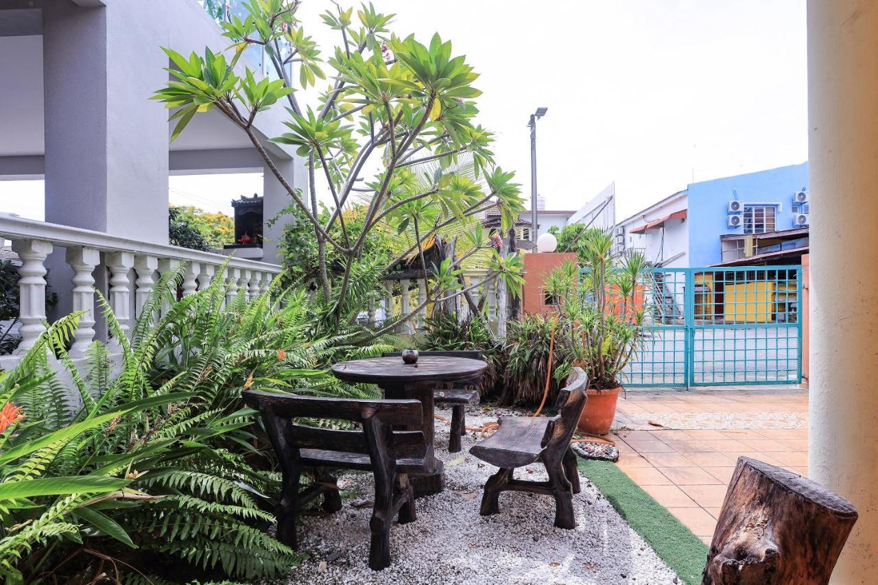 Oyo Home 90229, 3 Little Birds Homestay 4Bhk Malacca Εξωτερικό φωτογραφία